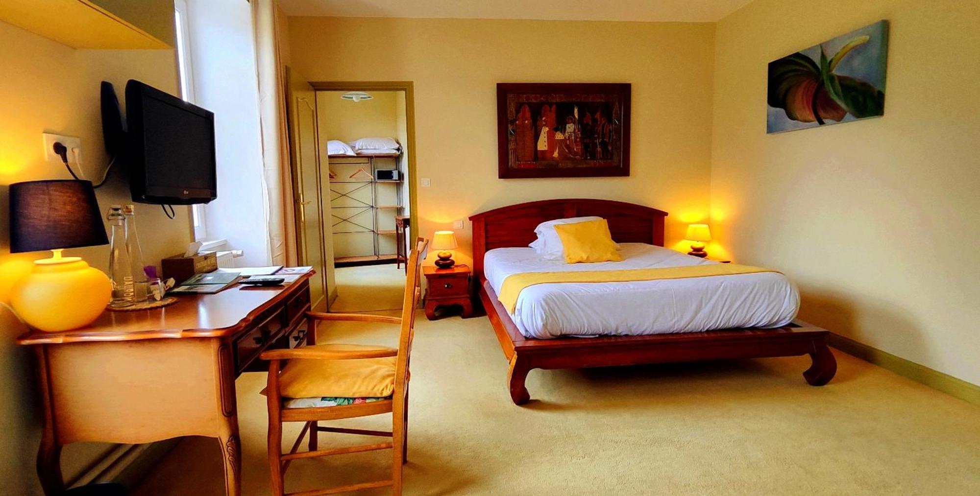 Logis Hotels Domaine Du Chatelard Dirac Exterior photo